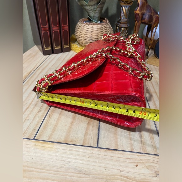 Saks’s Fifth Ave patent leather crocodile style purse - Picture 11 of 11